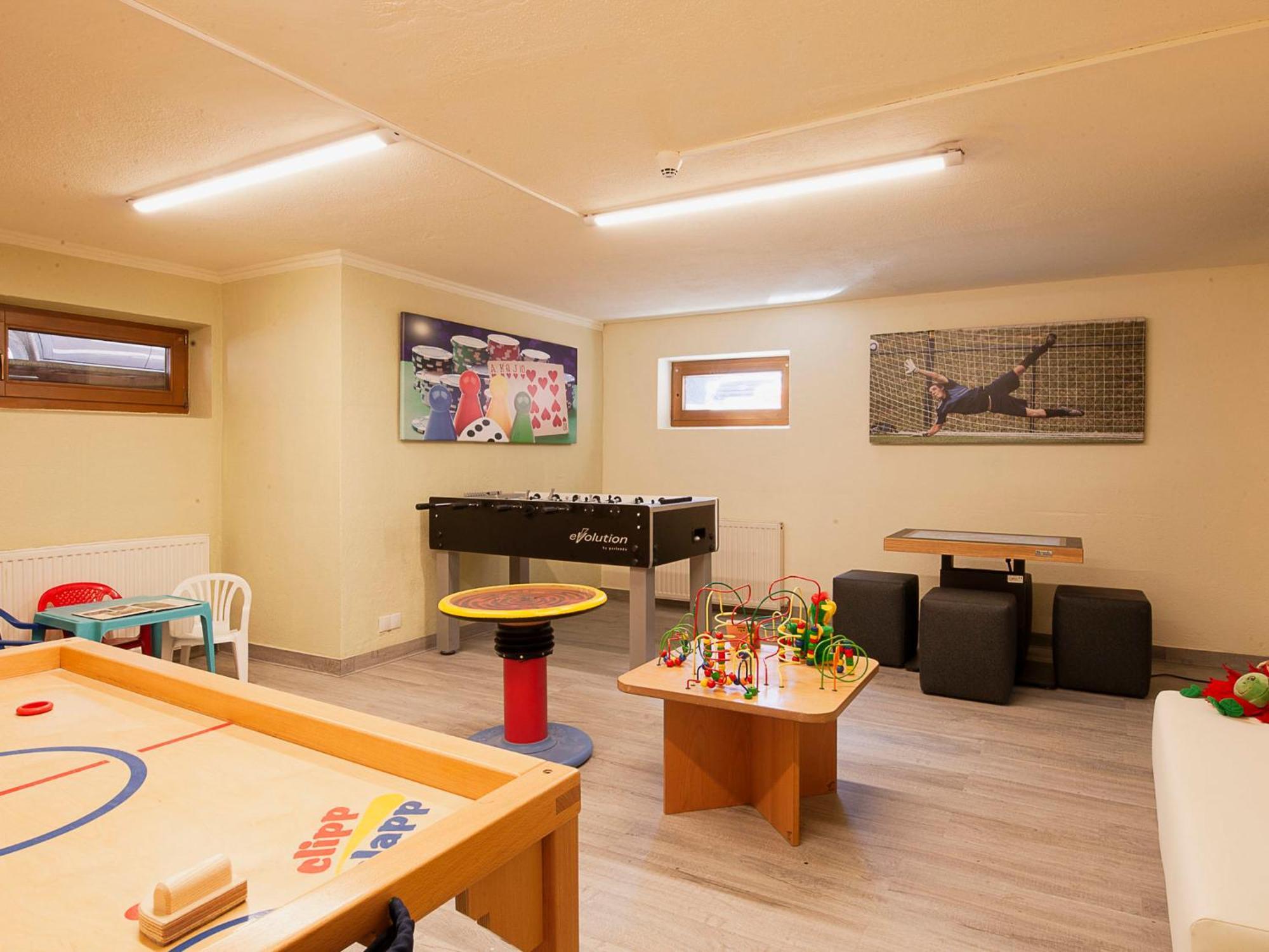 Apartment Falkner-1 By Interhome Oberlaengenfeld ภายนอก รูปภาพ